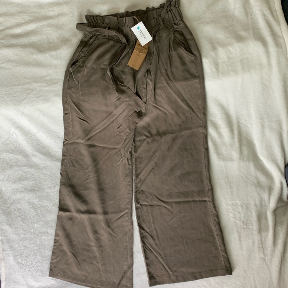 Thread & Supply green wide leg tencel drawstring pants women’s Large paper bag